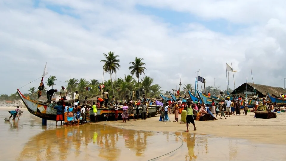 Vues sur la lagune Ébrié et les ponts d’Abidjan
