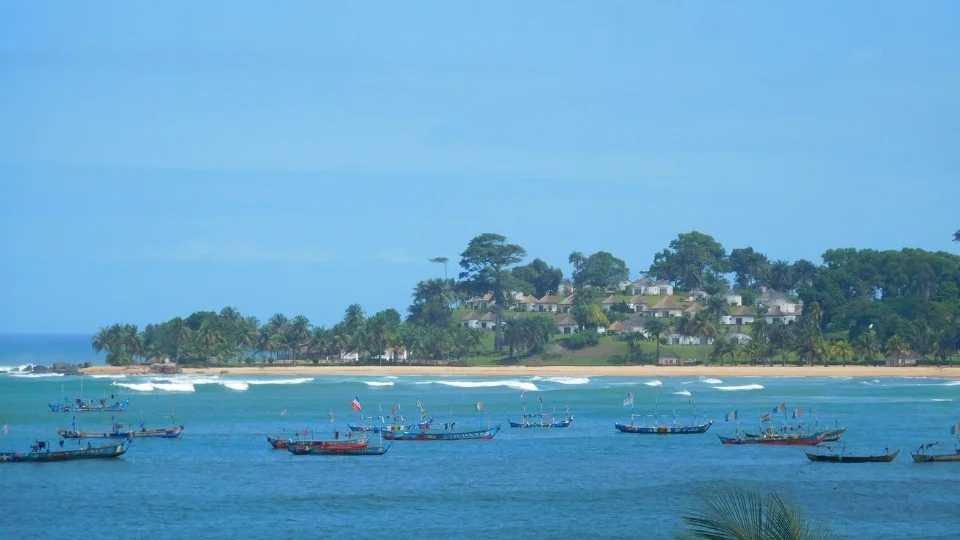 Plage sauvage entre San Pedro et Sassandra en Côte d’Ivoire