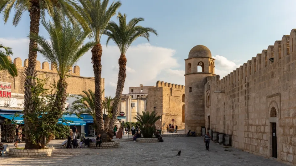 Vue générale sur Sousse et Monastir entre médina, ribat et littoral